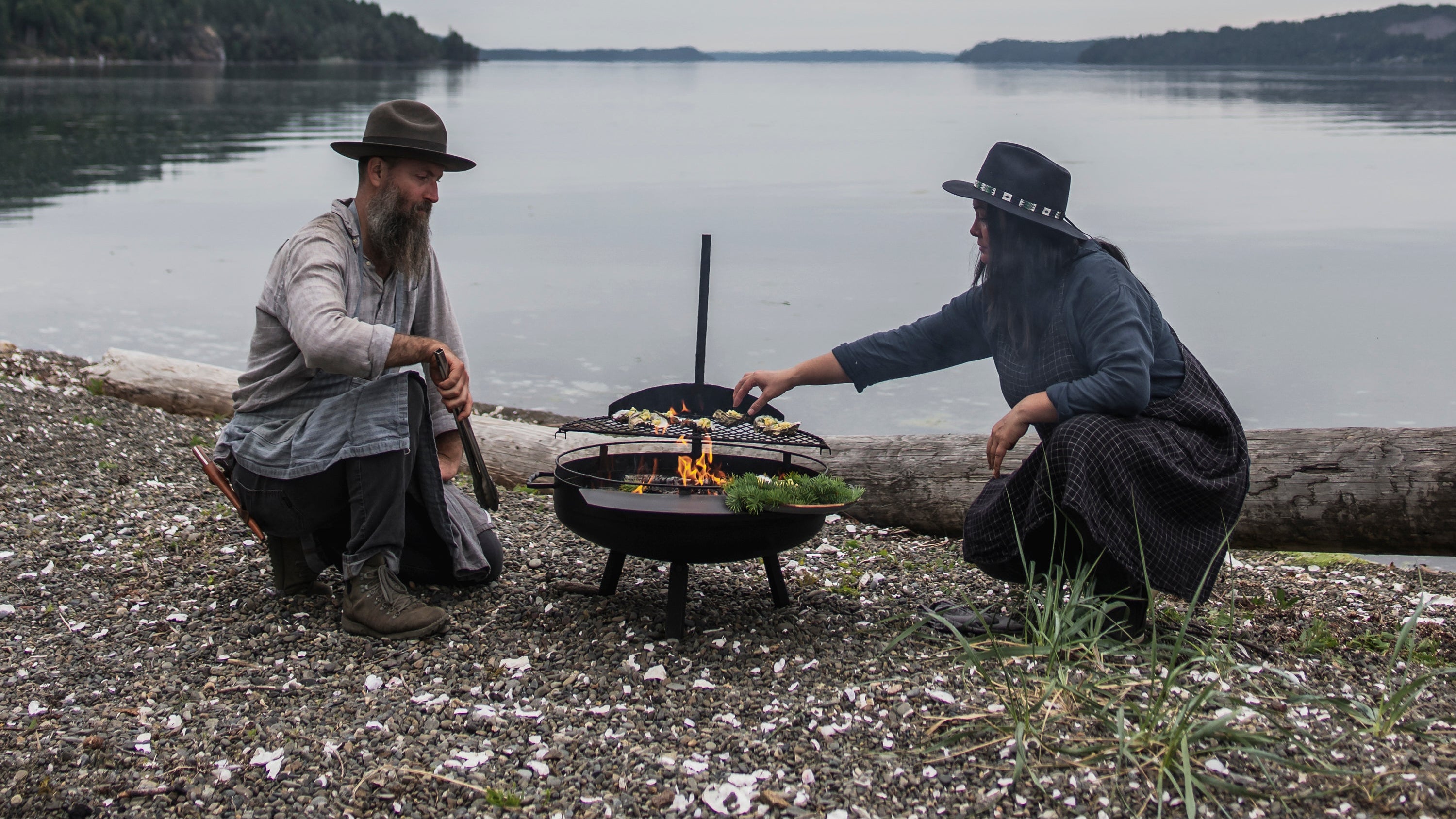 Cowboy Fire Pit Grill – Barebones