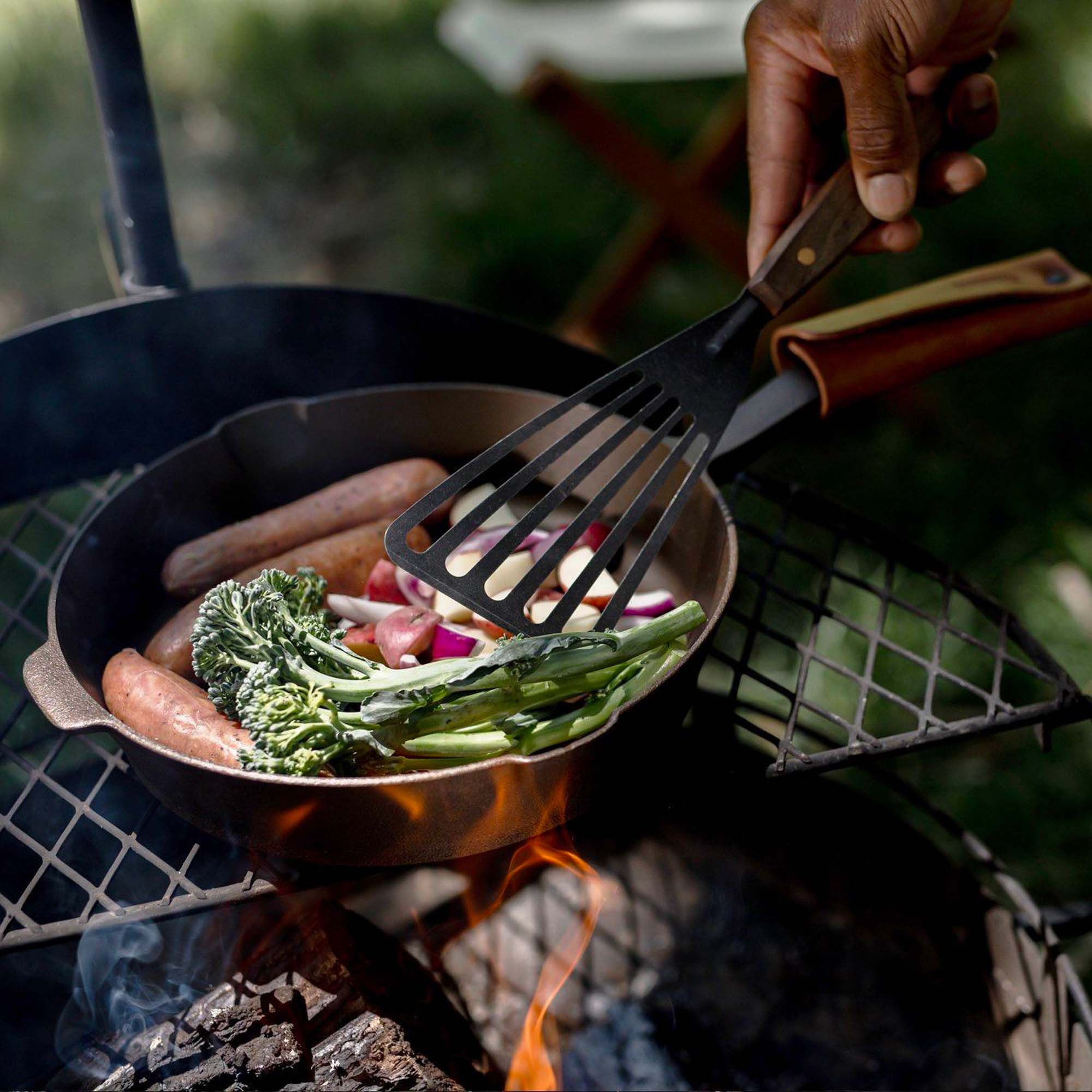 Barebones Living Cast Iron Skillet - Thumbnail 4